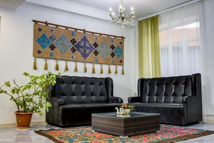 Olive Hotel Kochkor 外观 照片