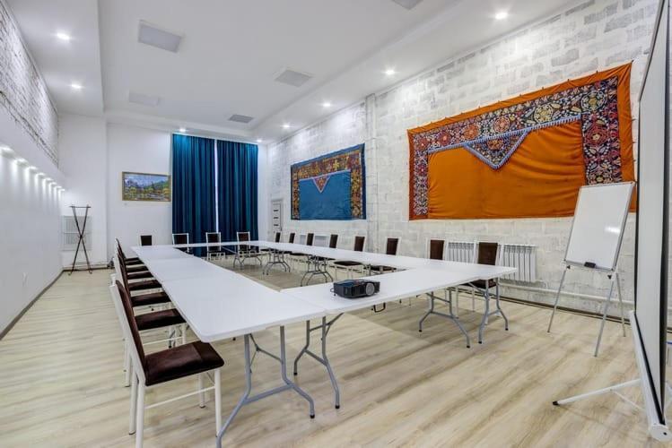 Olive Hotel Kochkor 外观 照片