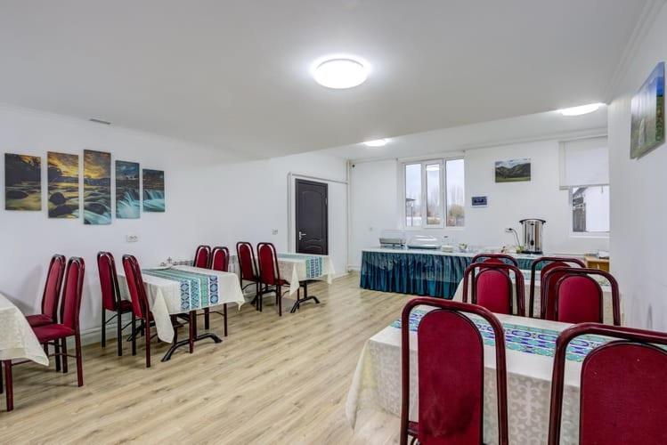 Olive Hotel Kochkor 外观 照片